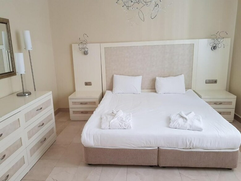 Goldcity Apartments