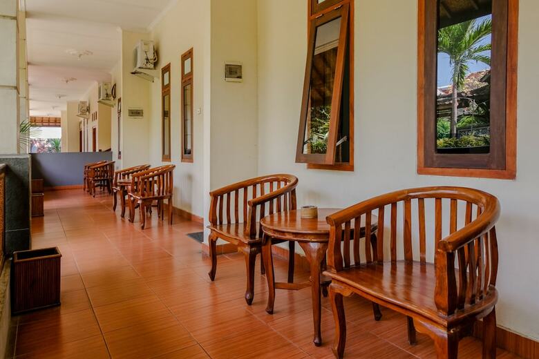 Hostal Oyo 1382 Hotel Mahkota Plengkung
