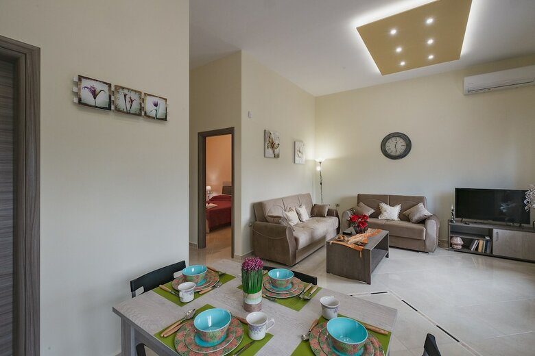 Villa Spacious & New Fully Equipped Home With Parking