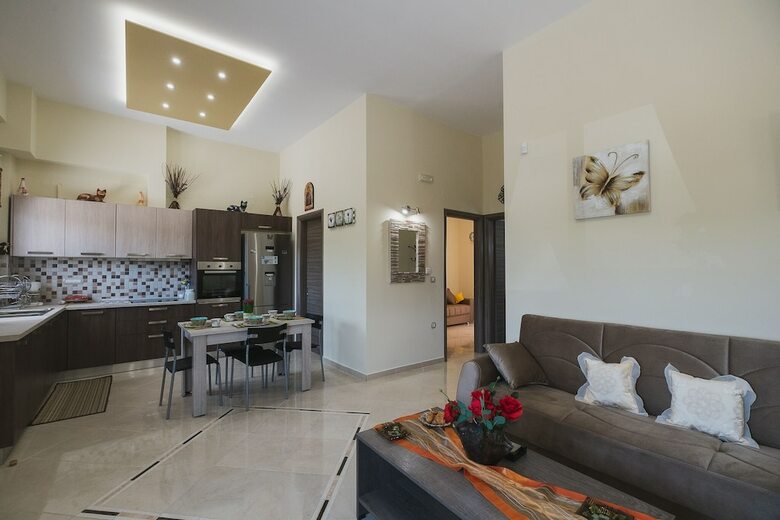 Villa Spacious & New Fully Equipped Home With Parking