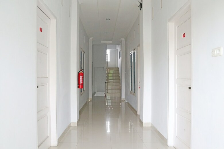 Hotel Oyo 1649 Grya Lavinsa