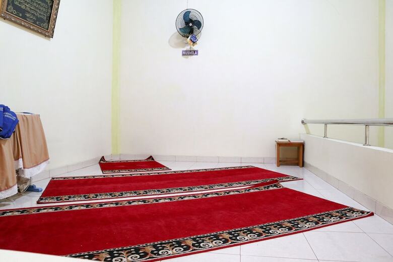 Oyo 1858 Hotel Almadinah Syariah