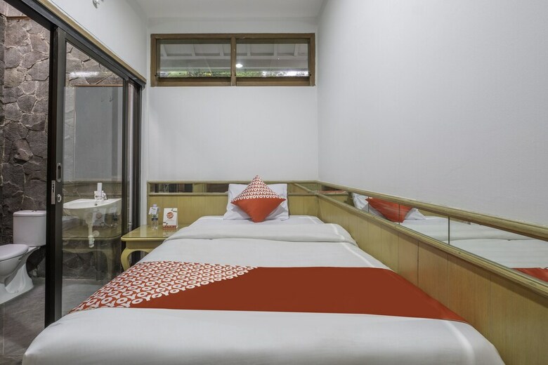 Hotel Oyo 1646 Imelda Residence