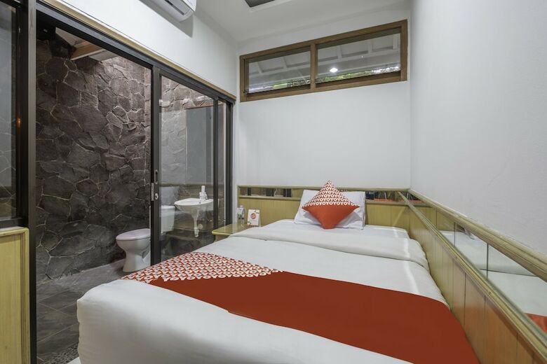 Hotel Oyo 1646 Imelda Residence
