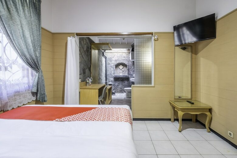 Hotel Oyo 1646 Imelda Residence