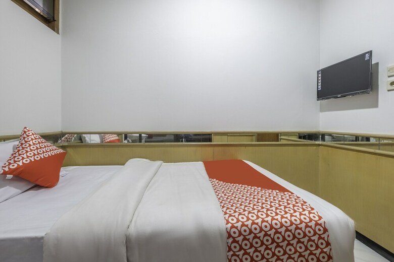 Hotel Oyo 1646 Imelda Residence