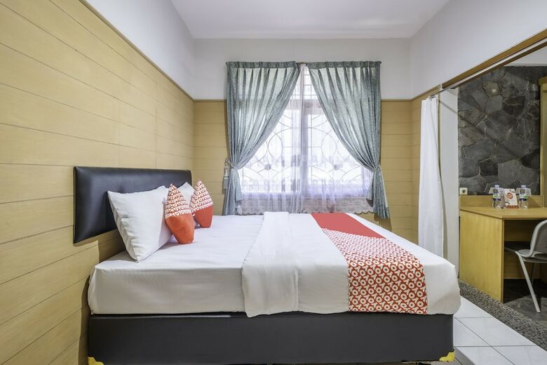 Hotel Oyo 1646 Imelda Residence