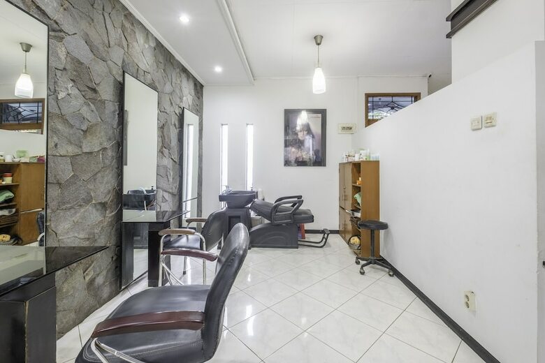 Hotel Oyo 1646 Imelda Residence