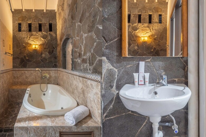 Hotel Oyo 1646 Imelda Residence