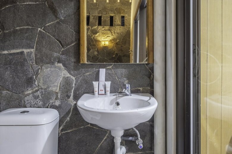 Hotel Oyo 1646 Imelda Residence