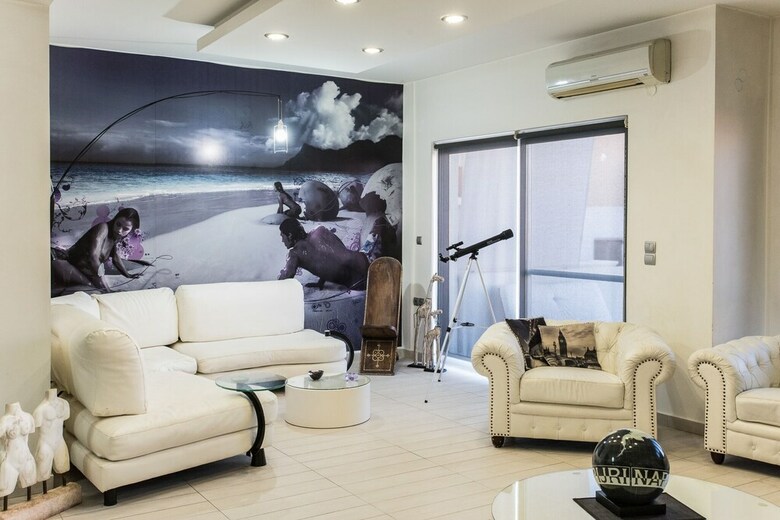 Thomis Beach Family Home, Few Steps From The Sea!