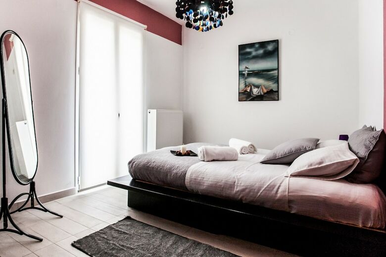 Thomis Beach Family Home, Few Steps From The Sea!