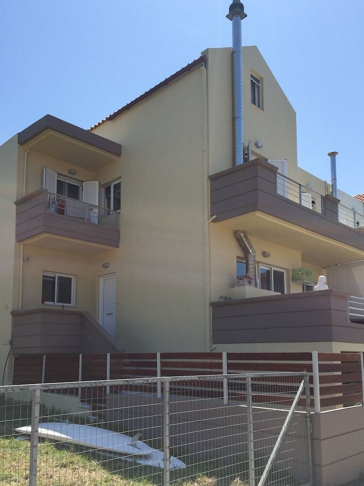 Thomis Beach Family Home, Few Steps From The Sea!