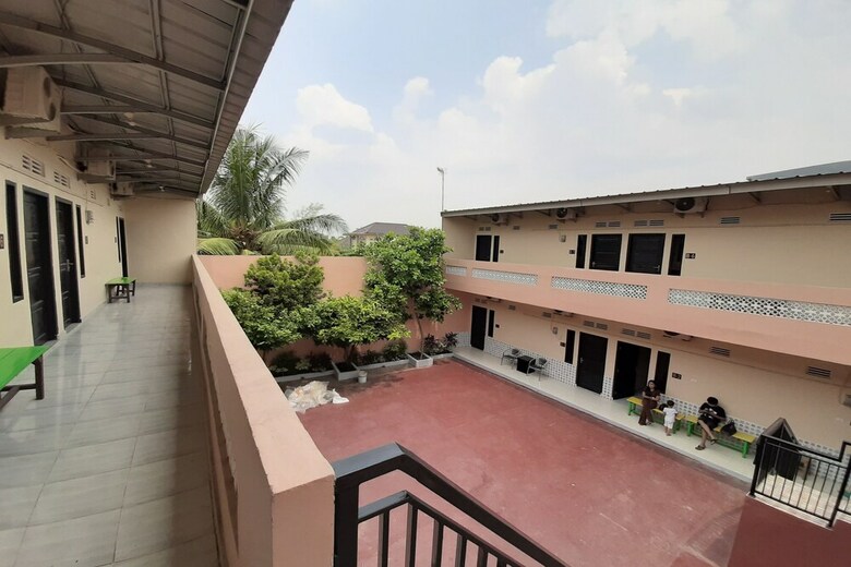 Hotel Oyo 1792 Ananda Kost