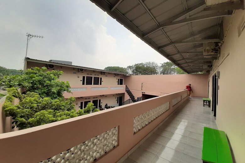 Hotel Oyo 1792 Ananda Kost