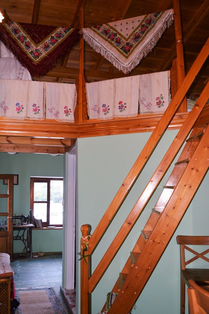 Apartamentos Traditional Karpathian Home With Panoramic View