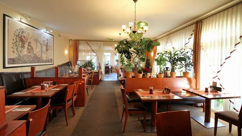 Hotel Axion