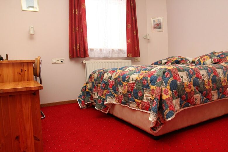 Hotel Guesthouse Narfasta�ir