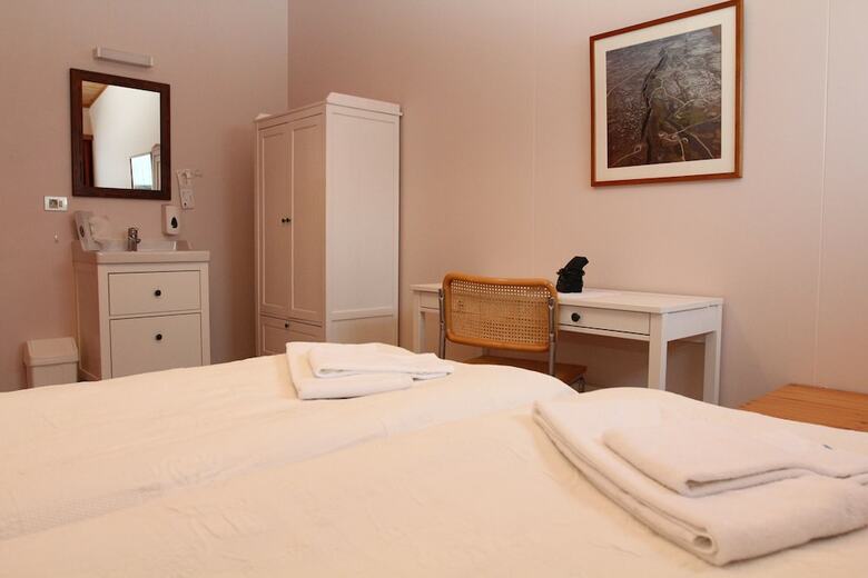 Hotel Guesthouse Narfasta�ir