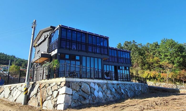 Yanghwa Sea Side Pension
