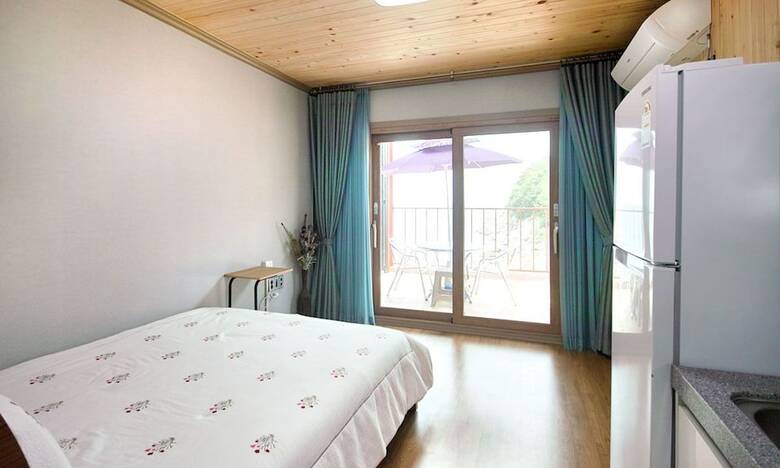 Yanghwa Sea Side Pension