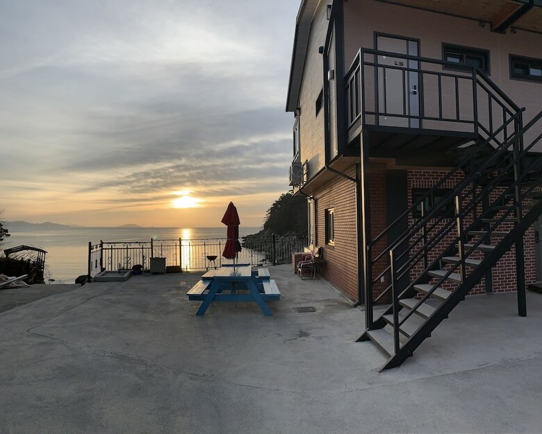Yanghwa Sea Side Pension