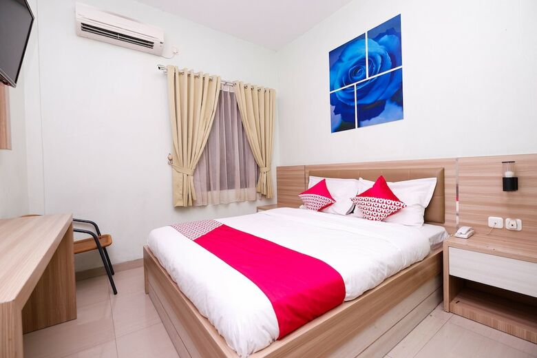Oyo 1532 Mawar Indah Hotel