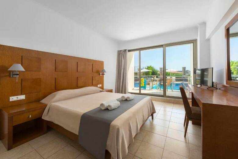 Lutania Beach Hotel