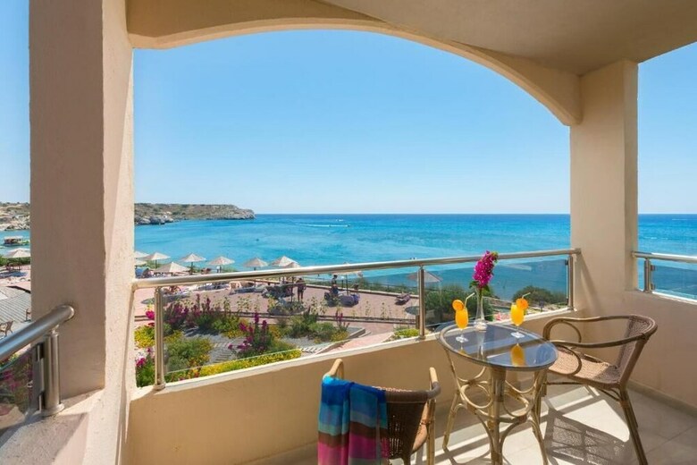 Lutania Beach Hotel