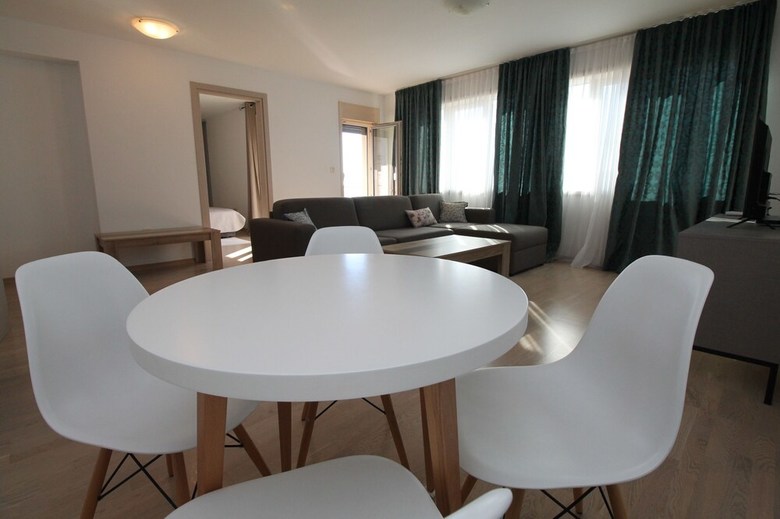 Fontana Lux Apartments
