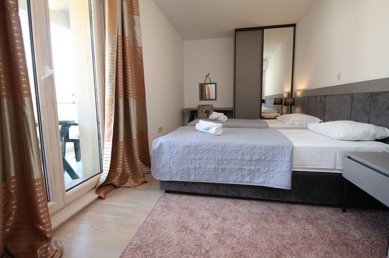 Fontana Lux Apartments