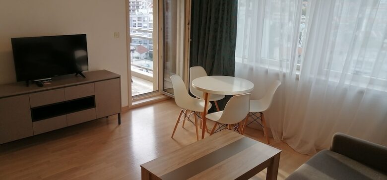 Fontana Lux Apartments