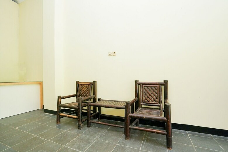 Hostal Oyo 1857 Wonoboyo Residence