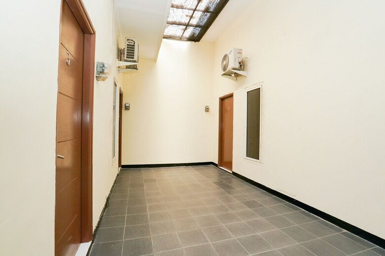 Hostal Oyo 1857 Wonoboyo Residence