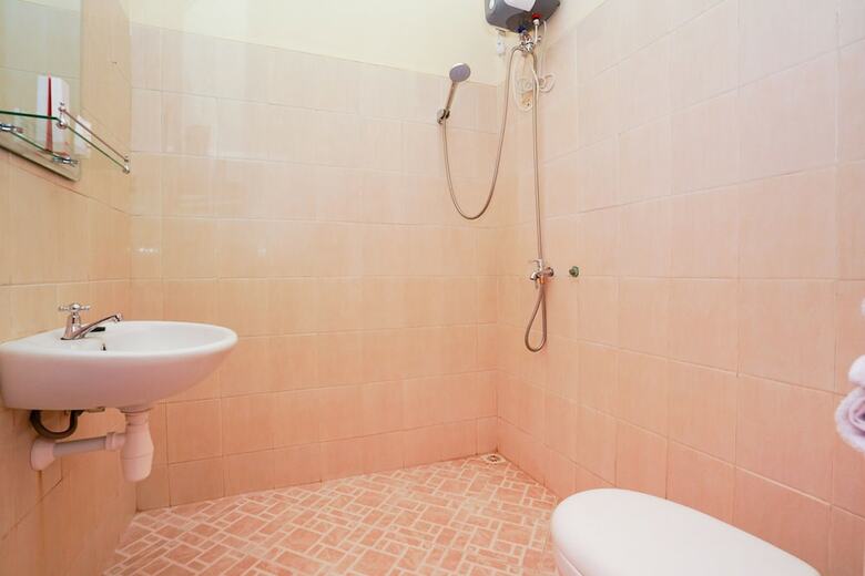 Hostal Oyo 1857 Wonoboyo Residence