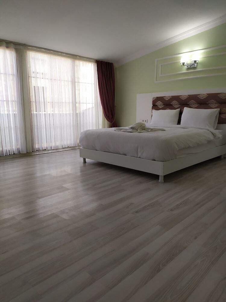 The Wolf Hotel