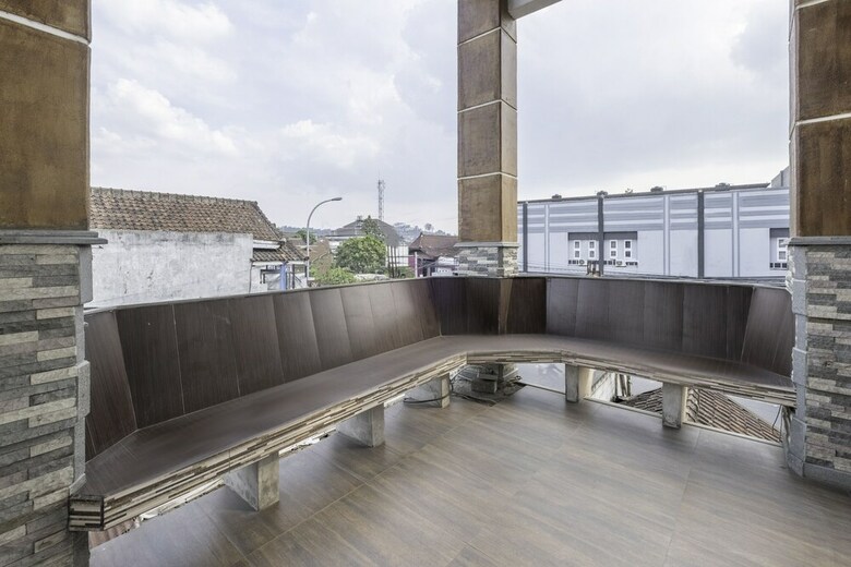Hostal Oyo 1869 Hotel Buah Sinuan