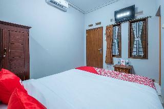 Hostal Oyo 1859 Rancabali Residence