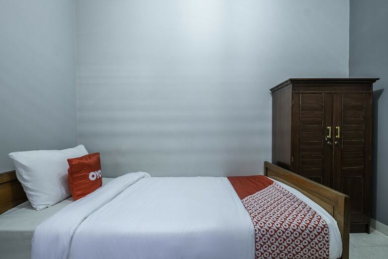 Hostal Oyo 1859 Rancabali Residence