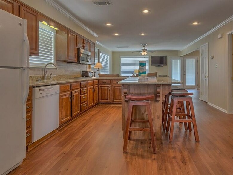 Ala. White Sands By Meyer Vacation Rentals