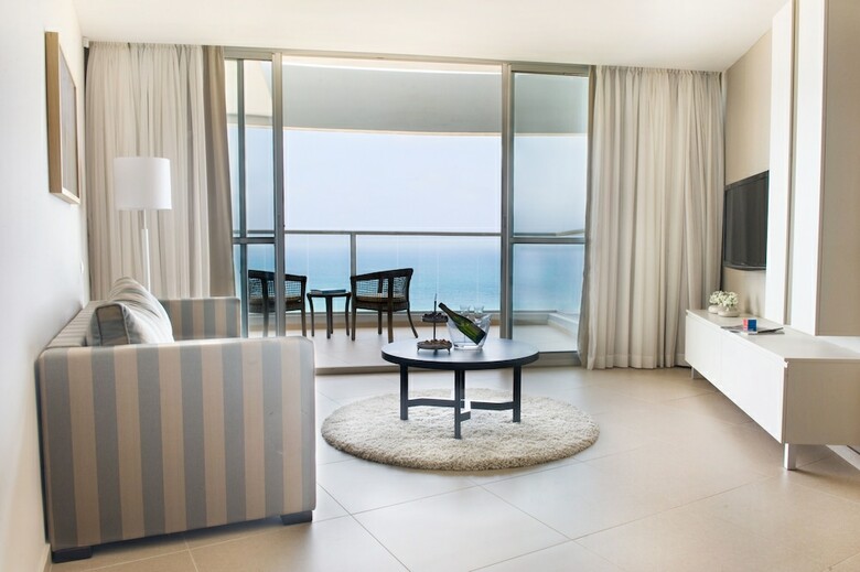 Ramada Hotel & Suites By Wyndham Netanya