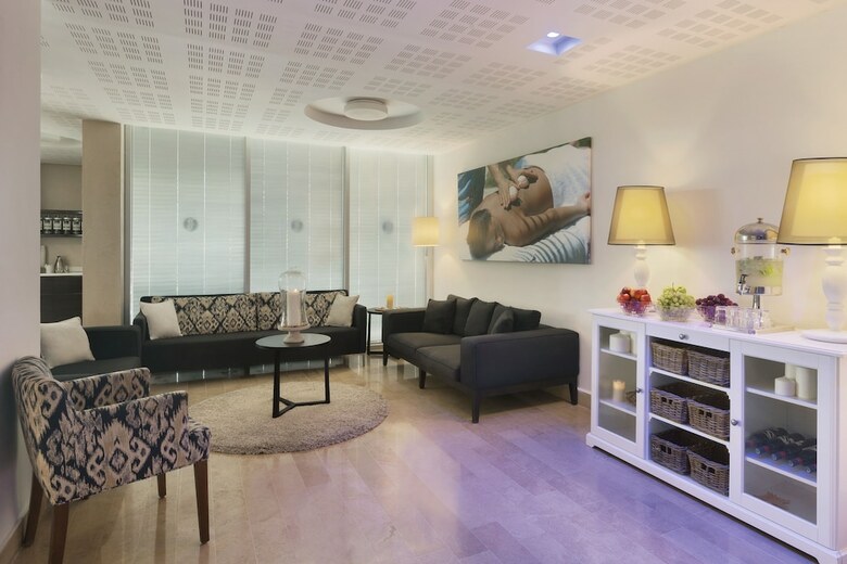 Ramada Hotel & Suites By Wyndham Netanya