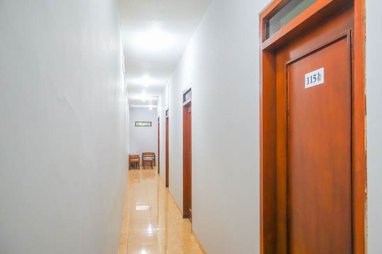 Hotel Oyo 1690 Bright Batavia