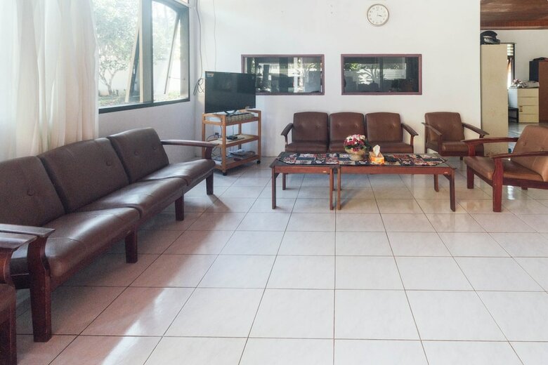 Oyo 1688 Collin Beach Hotel