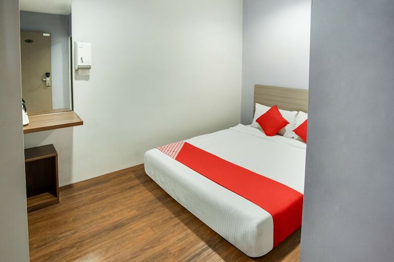 Oyo 89480 Dream House Hotel