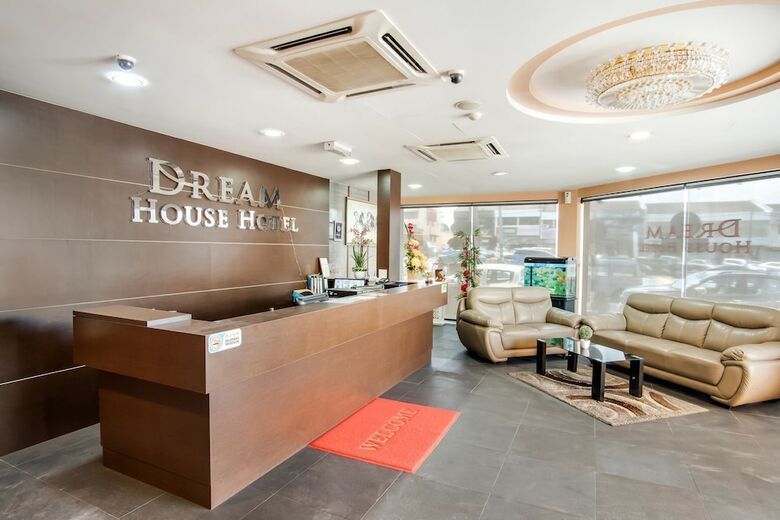 Oyo 89480 Dream House Hotel