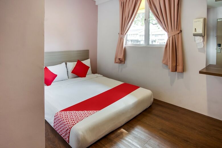 Oyo 89480 Dream House Hotel