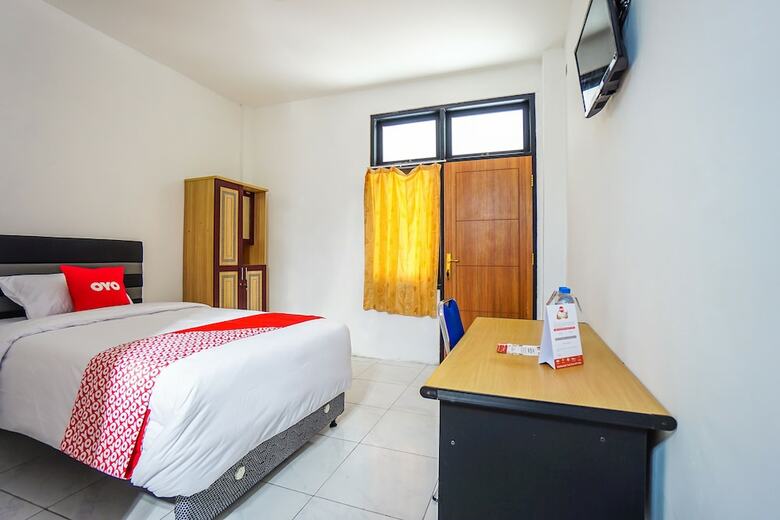 Hostal Oyo 1693 Edward Residence Malalayang
