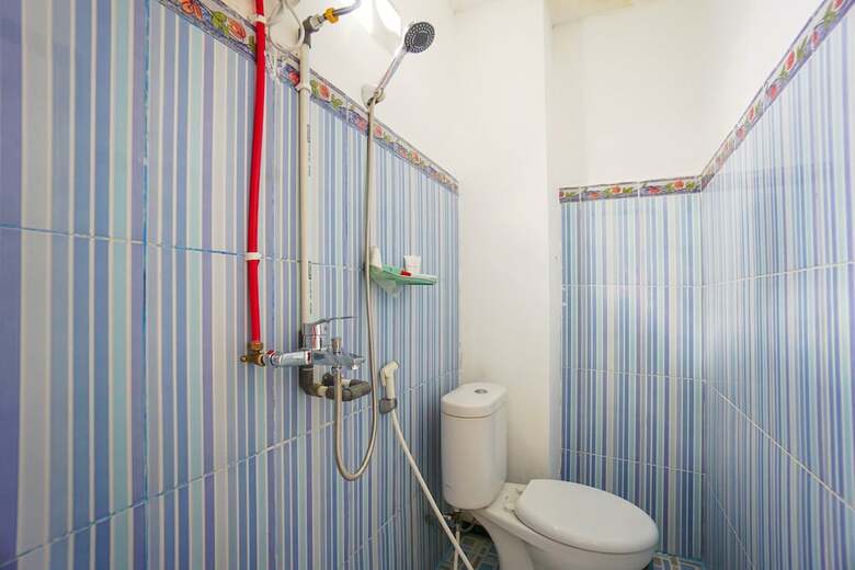 Hostal Oyo 1693 Edward Residence Malalayang