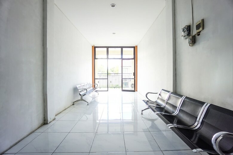 Hostal Oyo 1693 Edward Residence Malalayang